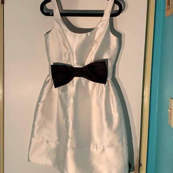 JUST TAYLOR balloon/black tie shirt party dress - Picture 1 of 5